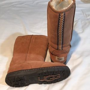 Ugg Ultimate Tall Braid Back Boot EUC size 8